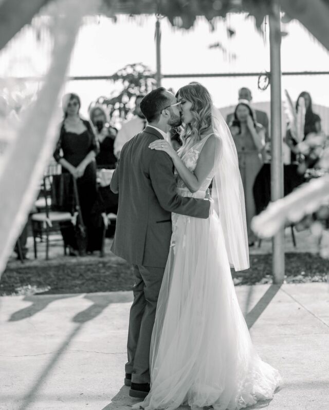 HAPPY ONE YEAR ANNIVERSARY TO THESE KIND SOULS!
⠀⠀⠀⠀⠀⠀⠀⠀⠀
May the love between you continues to grow stronger with each minute you spend together. Cheers to you and your love! 🥂 
⠀⠀⠀⠀⠀⠀⠀⠀⠀
Have a beautiful day!

⠀⠀⠀⠀⠀⠀⠀⠀⠀
⠀⠀⠀⠀⠀⠀⠀⠀⠀
IN FRAME

Bride & Groom @abad_marin.jpg 
Photographer @playfulsoulphotography 
Planner & Designer @hllovely 
Floral Design @willowgardenfloral 
Cake @cocoaberrycakeco 
Rentals @sundrop_vintage 
Venue @thegreenhouse_pnoc